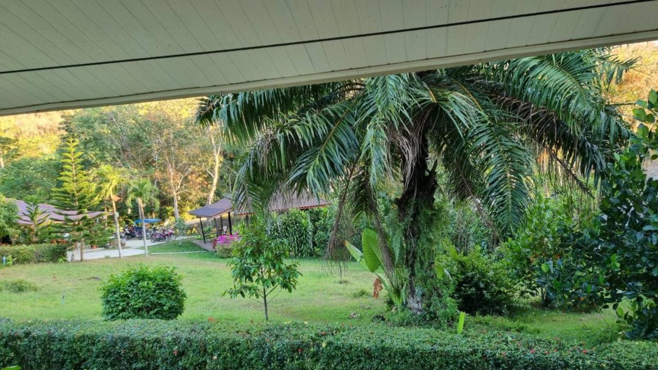 Mookies Bungalows Ko Mook Esterno foto