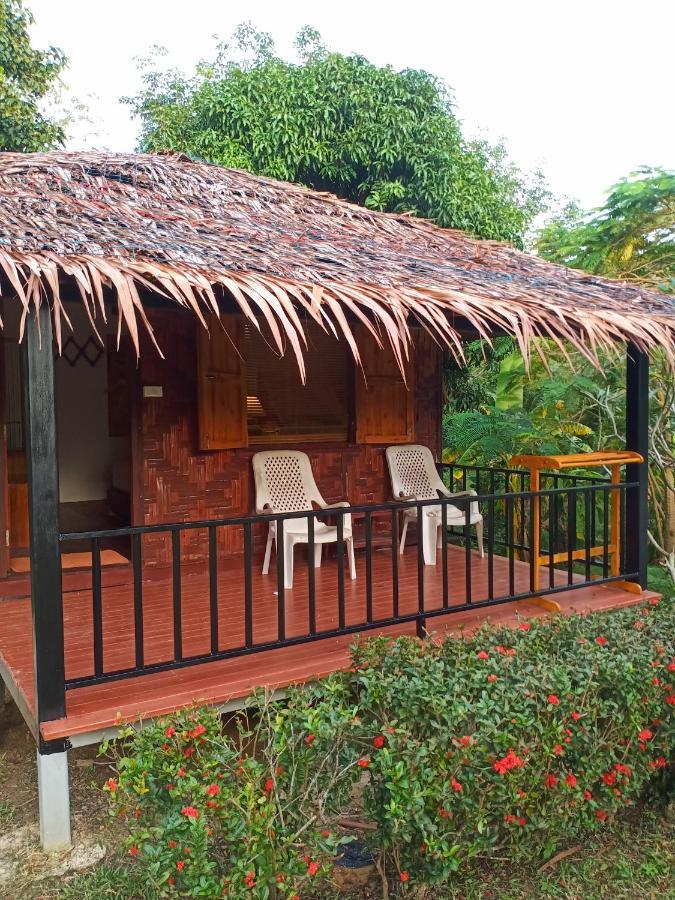 Mookies Bungalows Ko Mook Esterno foto