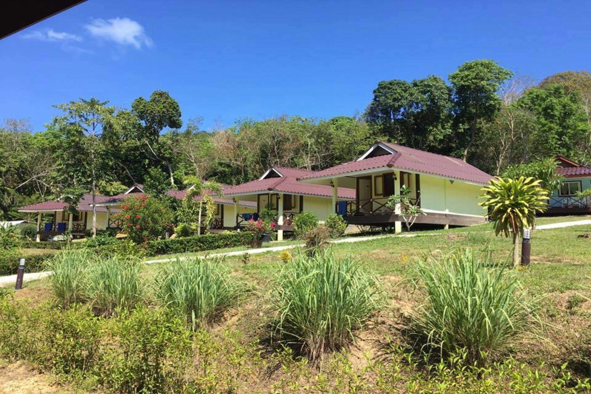 Mookies Bungalows Ko Mook Esterno foto